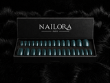 Daphné press on nails set with Nailora Paris packaging box