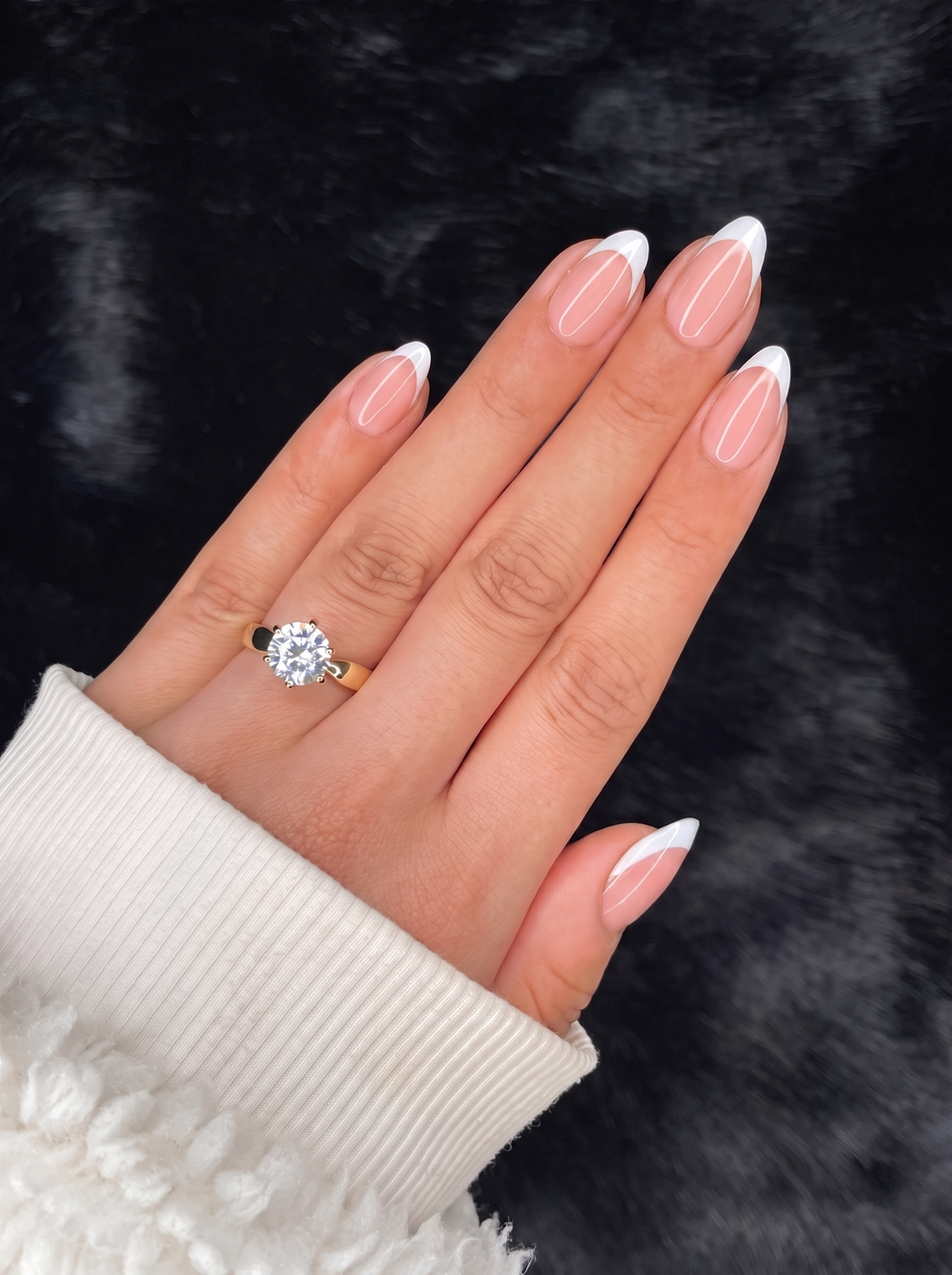 Romane medium almond french tip press on nails on hand – Nailora Paris