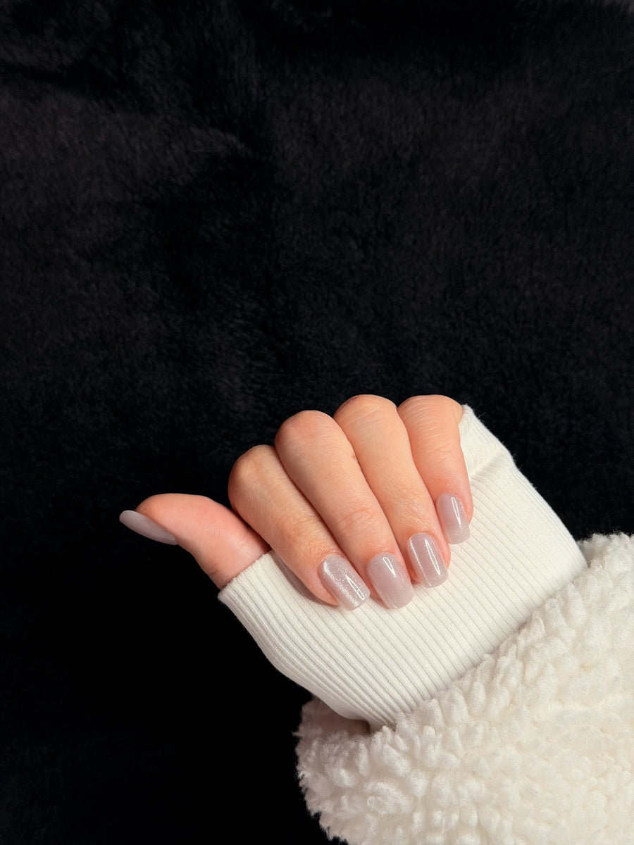 Nailora Paris — Mireille — Short Square Iridescent Pearl press-on nails — detail