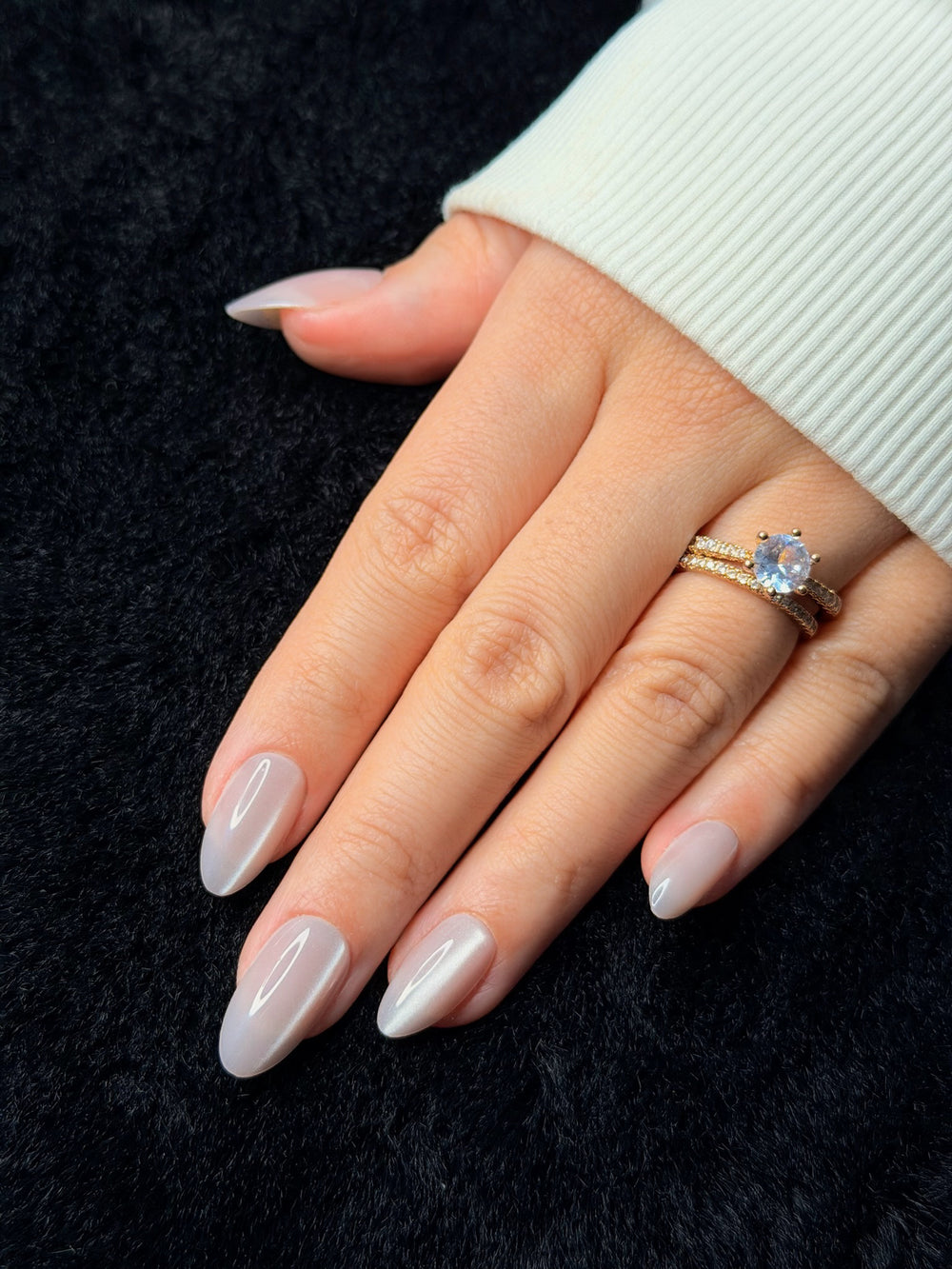 Nailora Paris — Éléonore — Long Almond Silver Pearl Chrome press-on nails — open hand