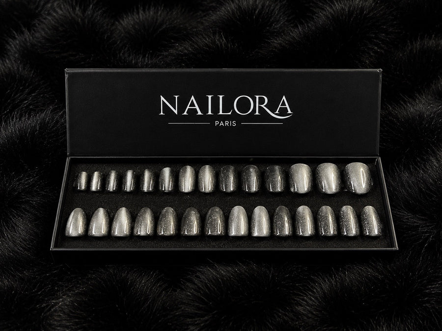 Adèle press on nails set with Nailora Paris packaging box