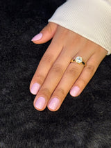 Lilas baby pink short round press on nails close-up — Nailora Paris