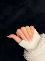 Blanche press-on nails