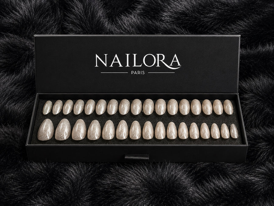 Gisèle press on nails set with Nailora Paris packaging box