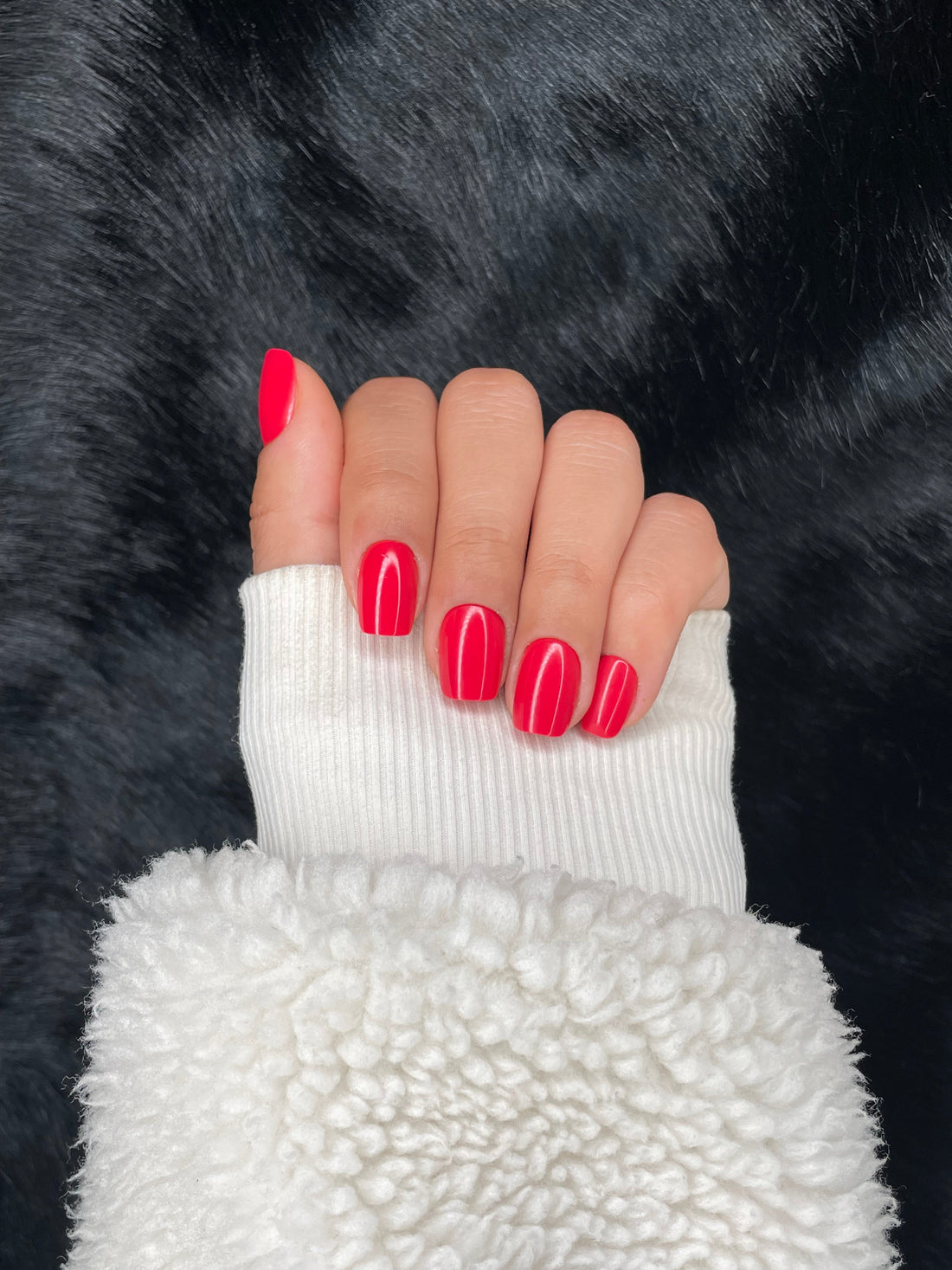 Jade coral red square press on nails hand pose – Nailora Paris