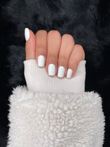 Julie white metallic square press on nails hand pose – Nailora Paris