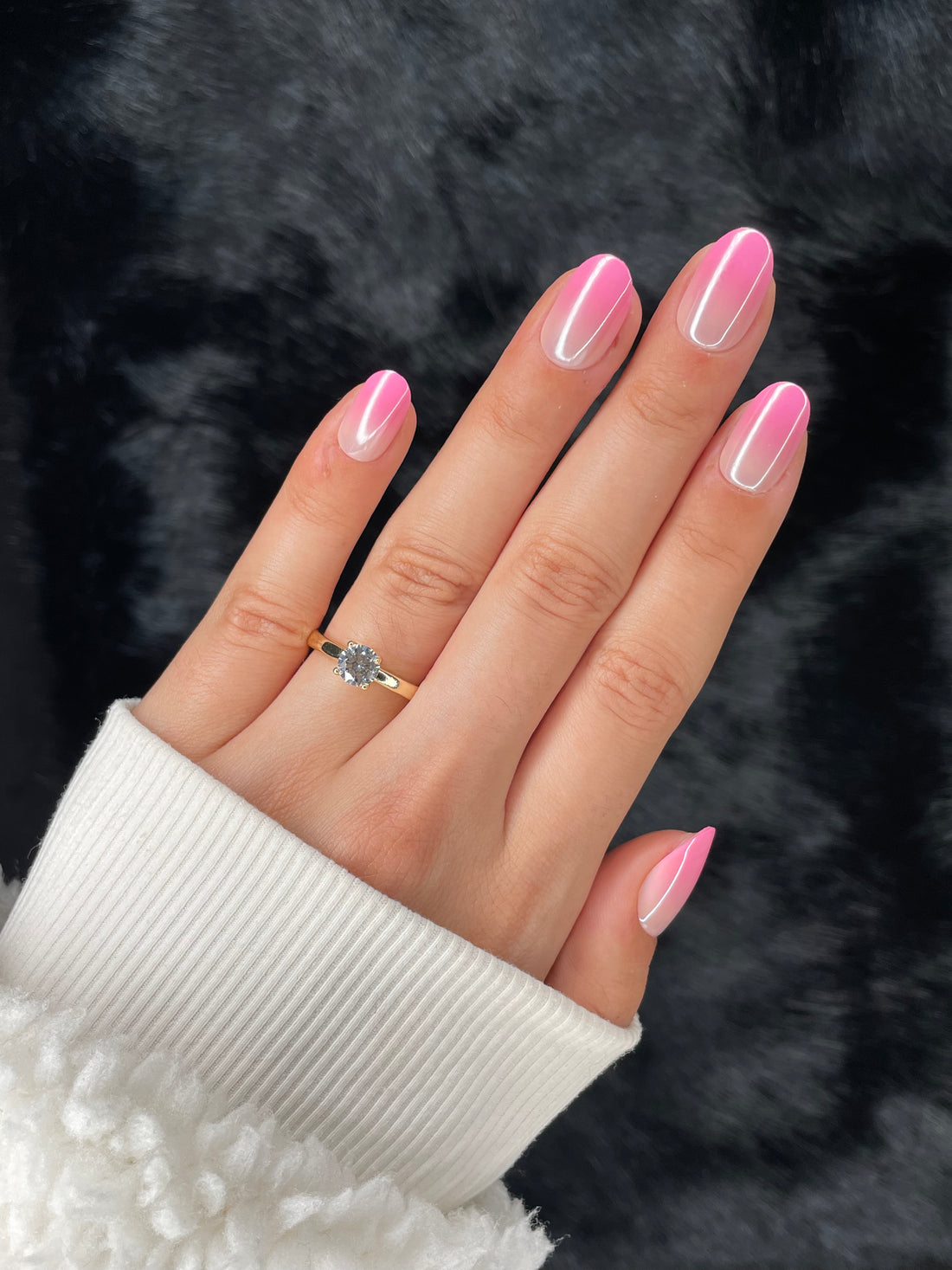 Margot short almond pink ombre chrome press on nails on hand – Nailora Paris