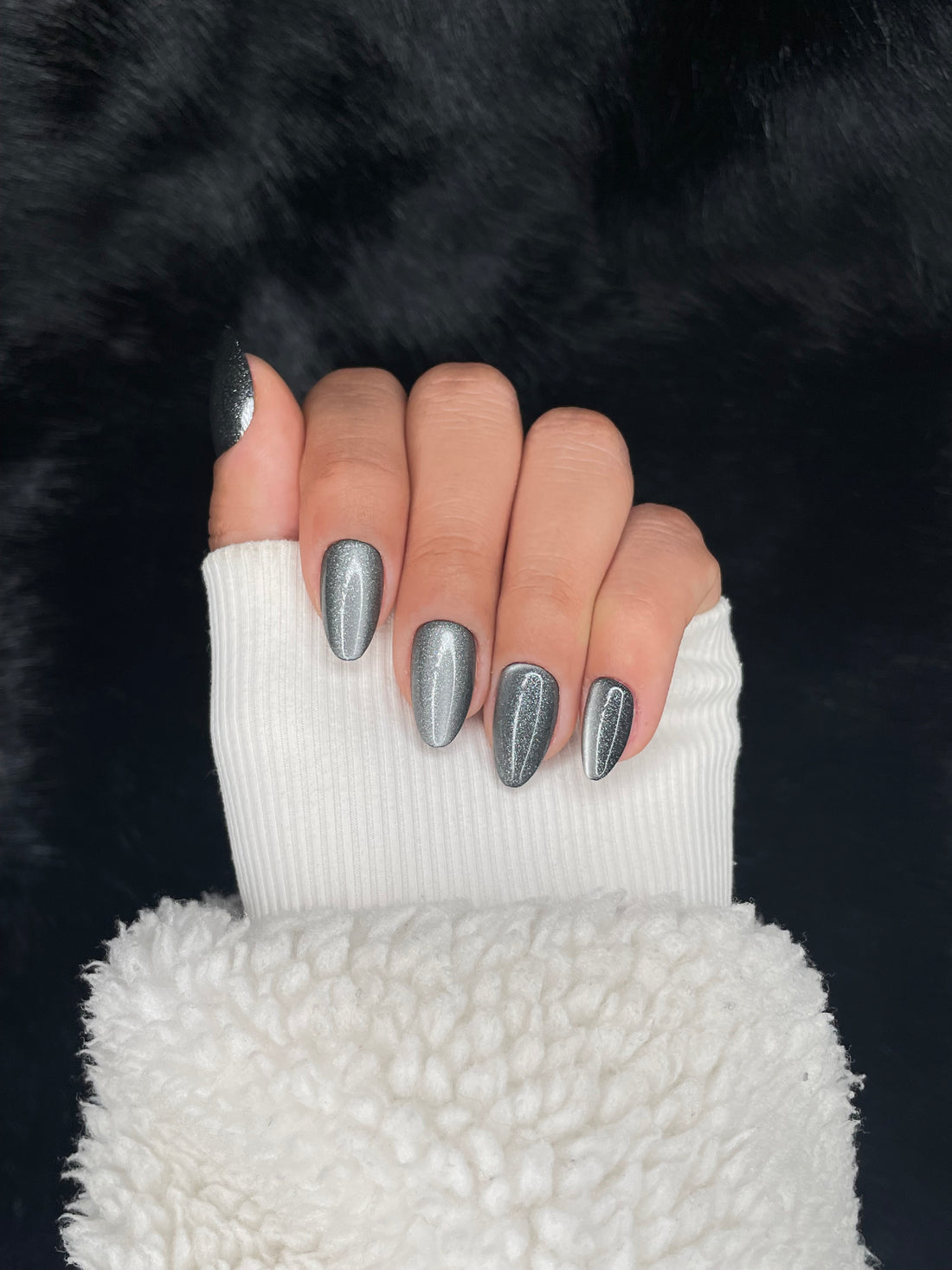 Nailora Acier Silver Glitter Almond Press On Nails — Photo 2