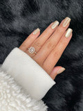Dorée champagne gold pearl square press-on nails on hand — Nailora Paris