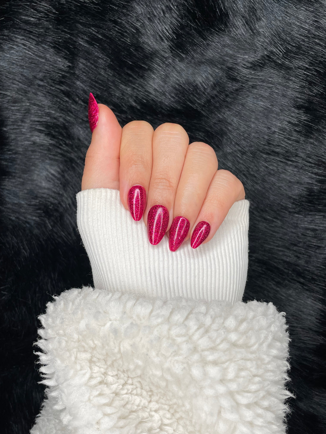 Nailora Fuchsia Hot Pink Glitter Almond Press On Nails — Photo 2