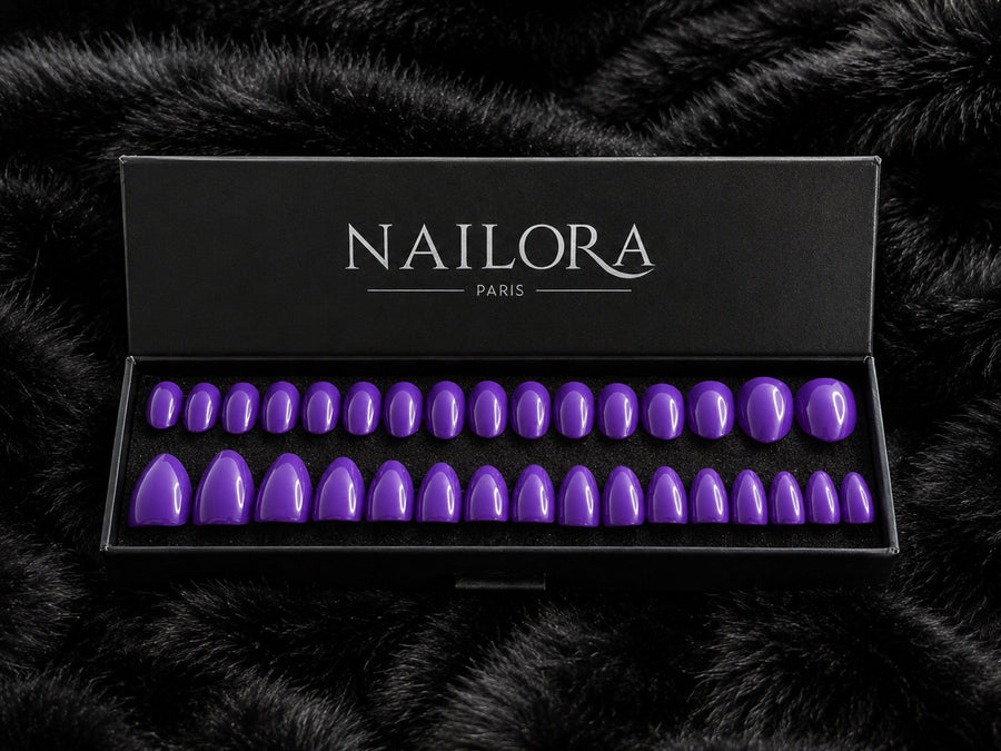 Violette press on nails set with Nailora Paris packaging box