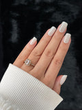 Victoire press on nails on hand