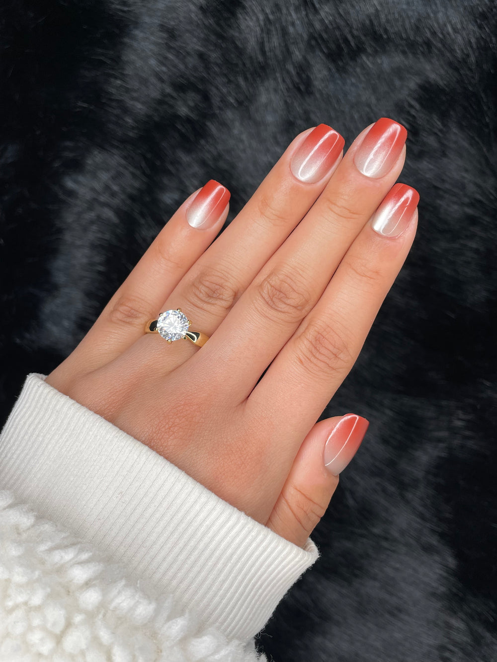 Céline — Red Metallic Round Press On Nails