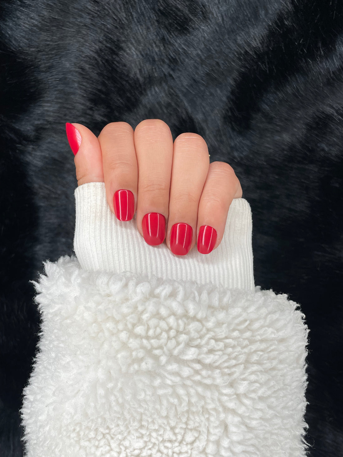 Rosalie — Short Square Cherry Red Press On Nails