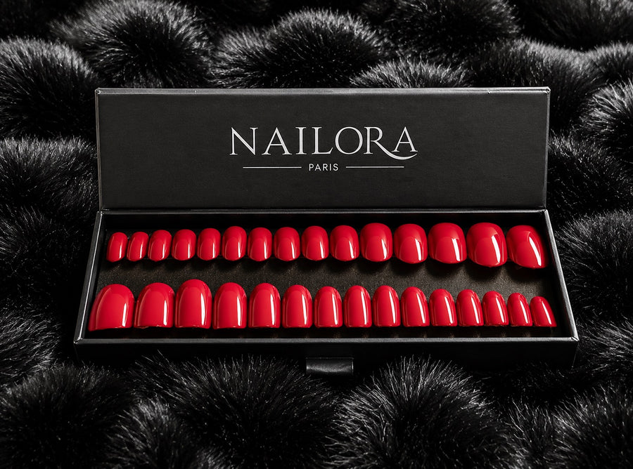 Rosalie press on nails set with Nailora Paris packaging box